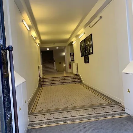 Superbe Avec Mezzanine Pour 4 Personnes Au Centre De Appartement *