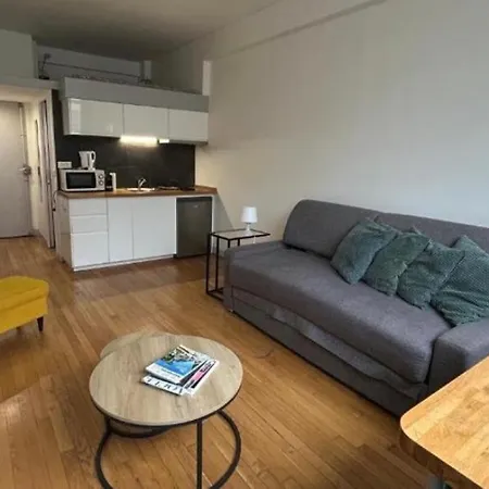 Lägenhet Superbe Avec Mezzanine Au Centre De